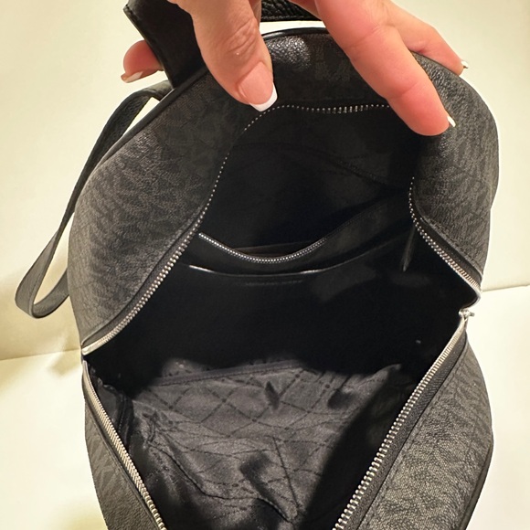 Michael Kors black medium Abbey backpack - Picture 5 of 8